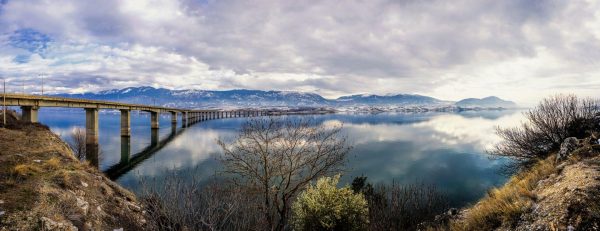 τεχνήτη λίμνη πολύφυτου, νεράιδα, γέφυρα Σερβίων