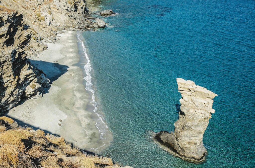 Όμορφη καραβοκύρισσα Όμορφη καραβοκύρισσα
