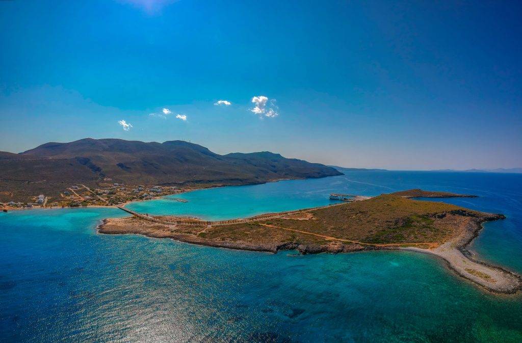 Σταυροδρόμι στα πέλαγα Σταυροδρόμι στα πέλαγα