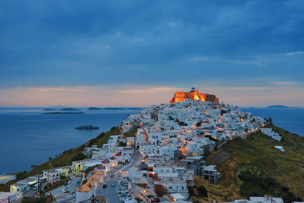 Μια «κυκλαδίτισσα» στα Δωδεκάνησα Μια «κυκλαδίτισσα» στα Δωδεκάνησα