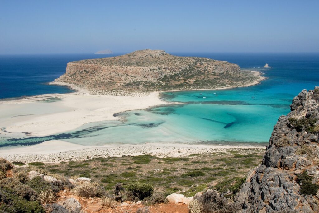 Αγκαλιά σε δύο πέλαγα Αγκαλιά σε δύο πέλαγα