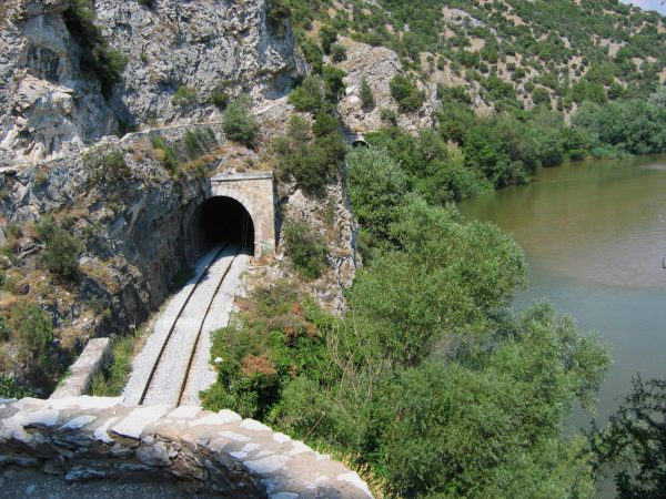 Νέστος, τρένο, διαδρομή