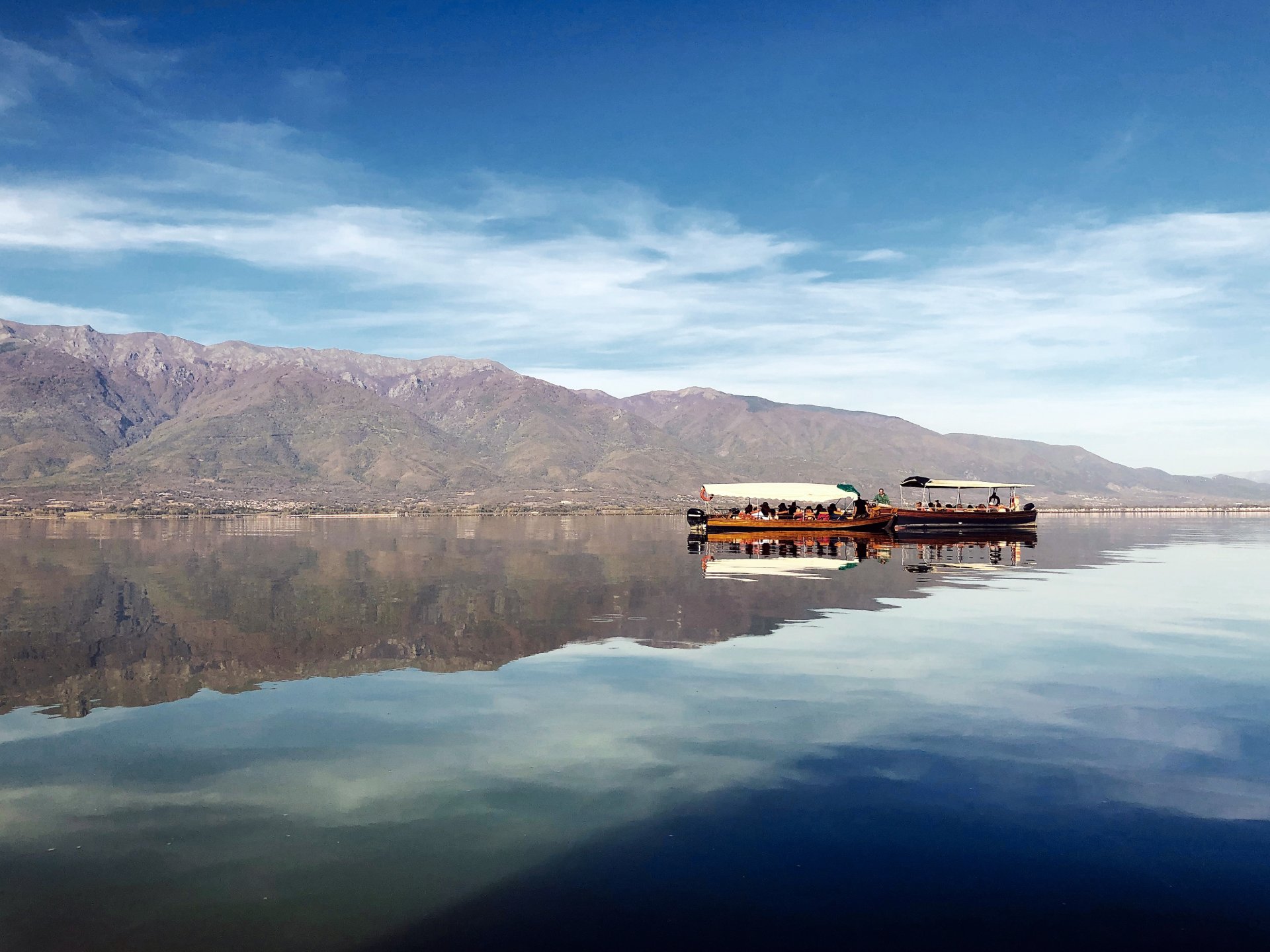 Forbes: Ελληνική λίμνη στα 5 πιο εντυπωσιακά θαύματα της φύσης στα Βαλκάνια