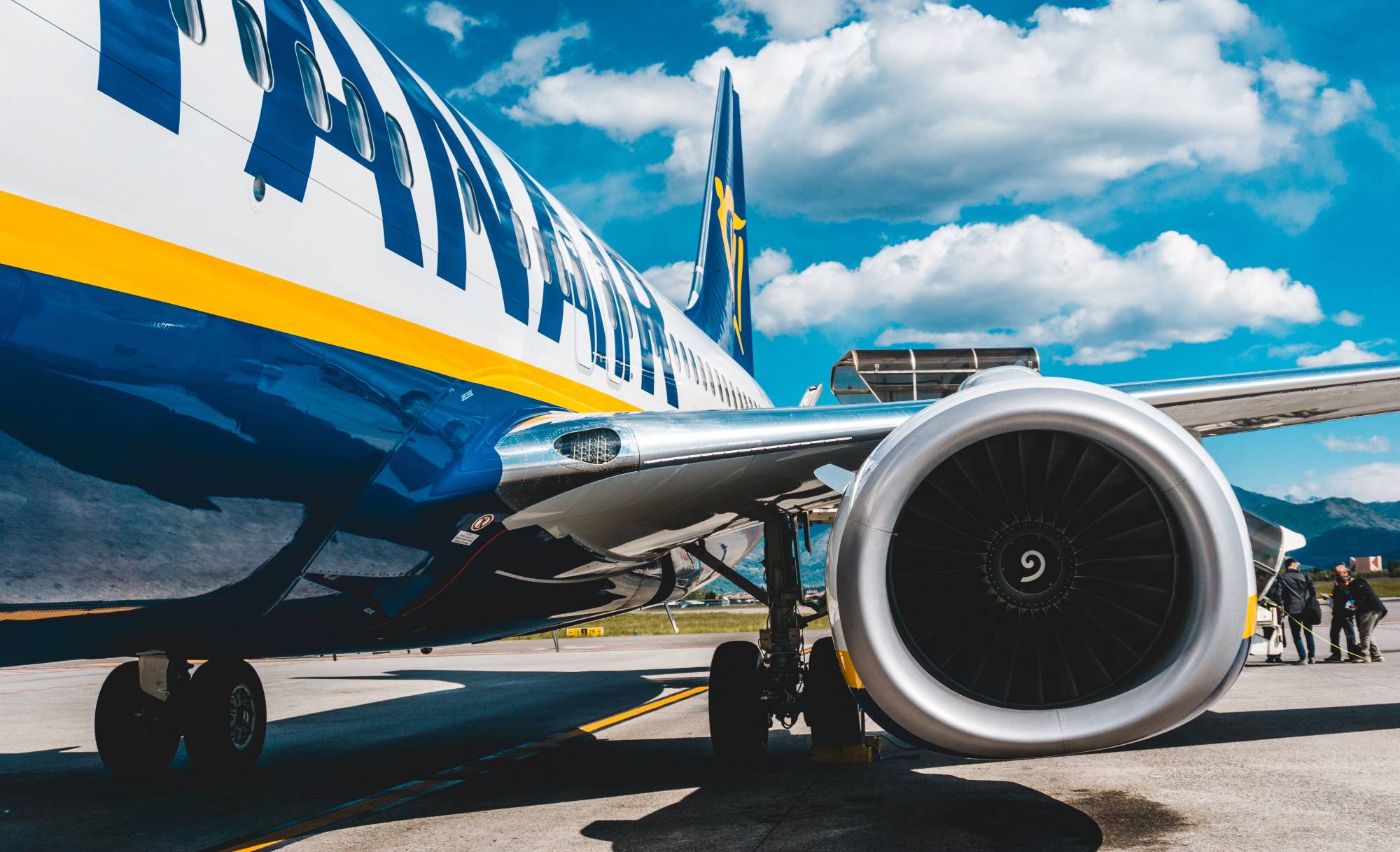 Ryanair: Κλείνει τη βάση της στην Αθήνα για τον χειμώνα