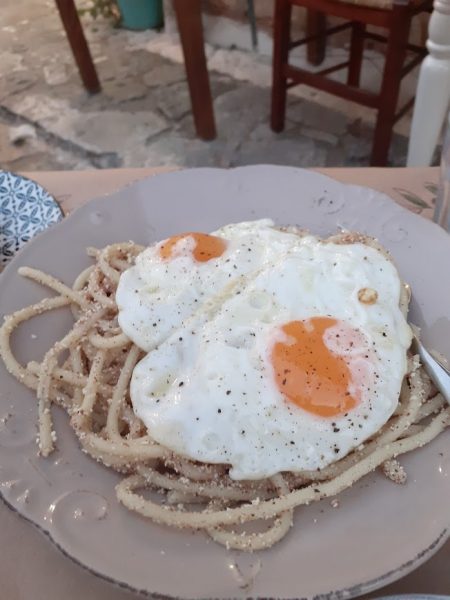 τσουχτή μάνη