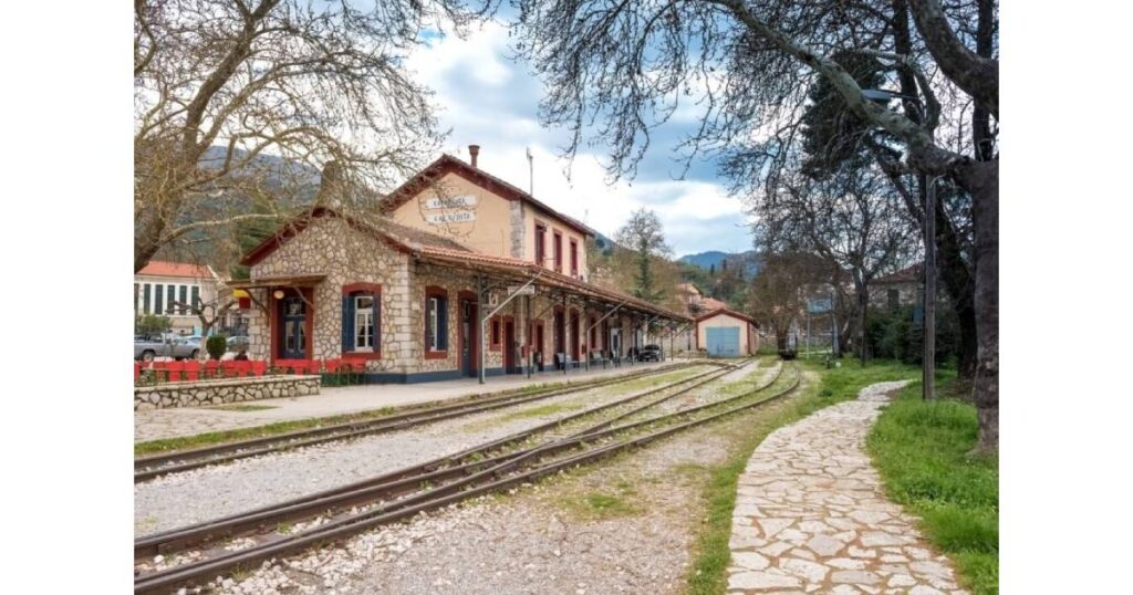 Τα ιστορικά αξιοθέατα στα Καλάβρυτα που θα σας συγκινήσουν