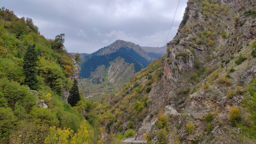 Καστανιά: Ανακαλύψτε ένα από τα ωραιότερα χωριά της Ευρυτανίας