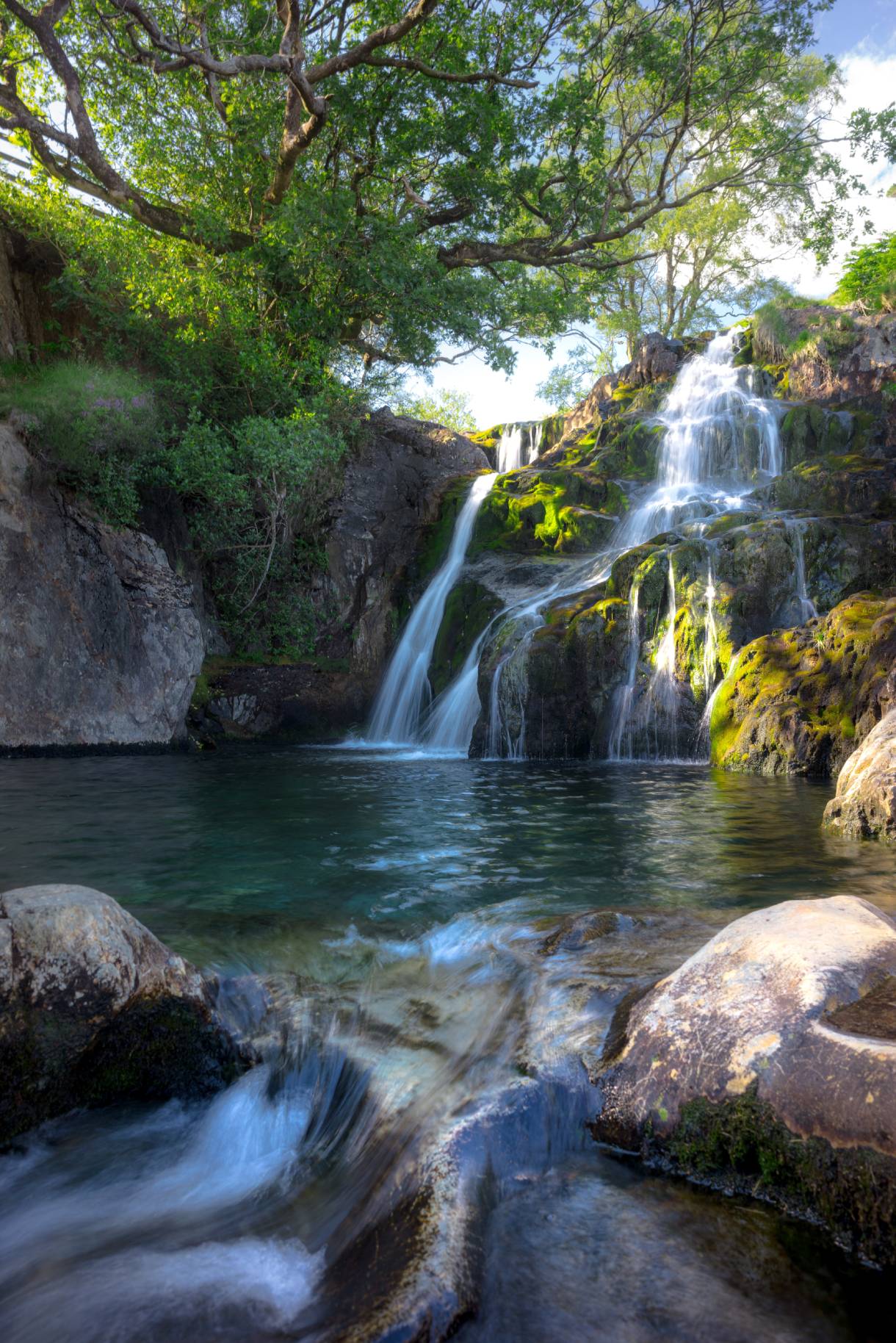 Explore nature: 3 καταρράκτες για εναλλακτικές καλοκαιρινές βουτιές