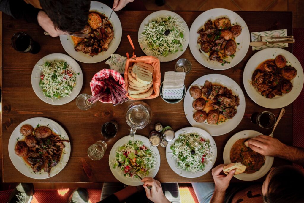 Φαγητό στο Παγκράτι: Όλα όσα αξίζει να φάμε στη hype γειτονιά του κέντρου