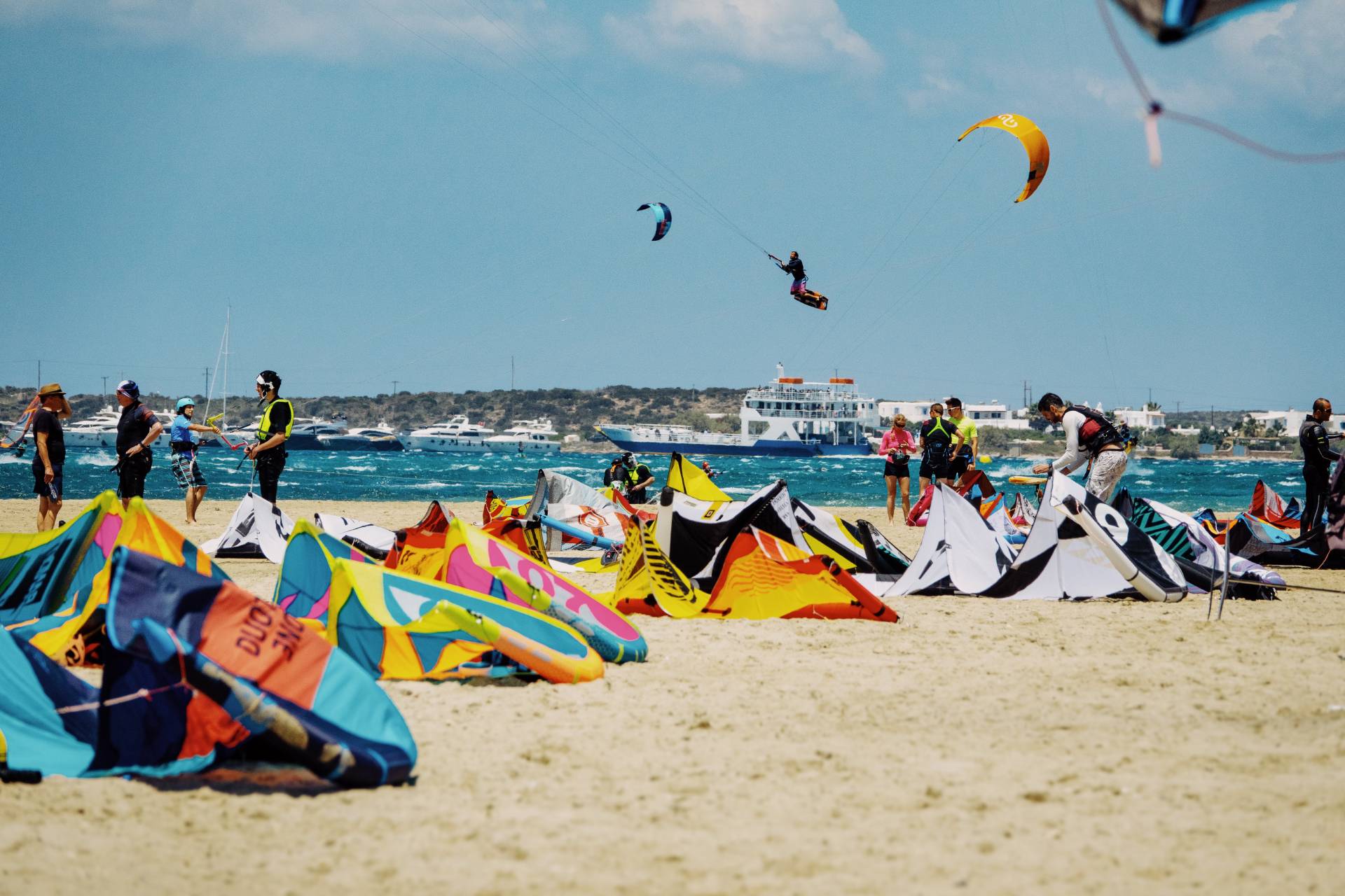 Πάρος: Ο παράδεισος του surf περιμένει να τον ανακαλύψετε