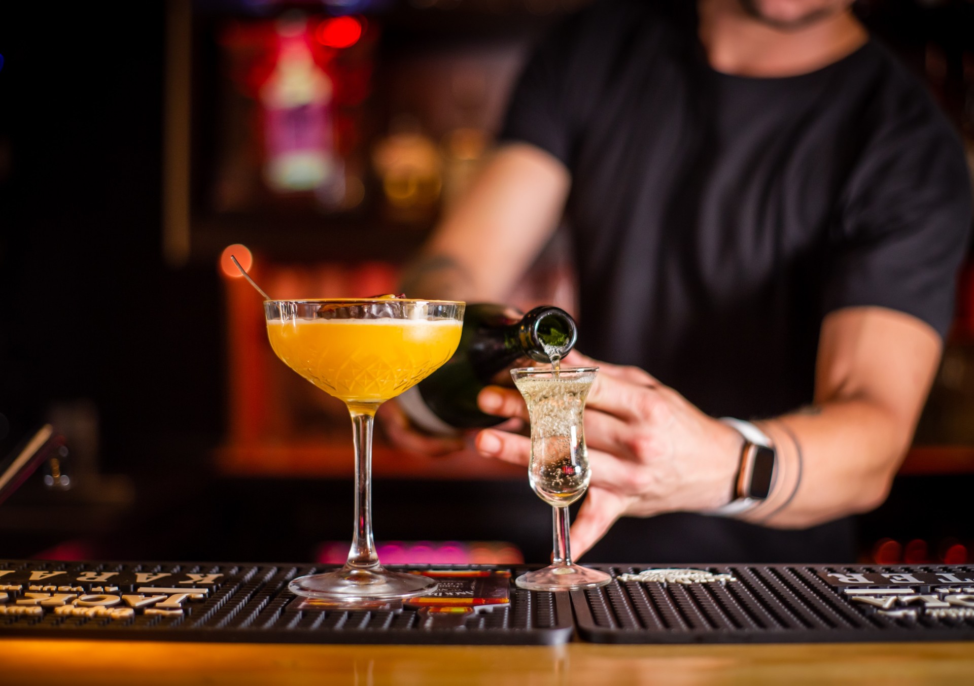 Mixology: Τα cocktail bar που υπογράφουν τις βραδιές μας