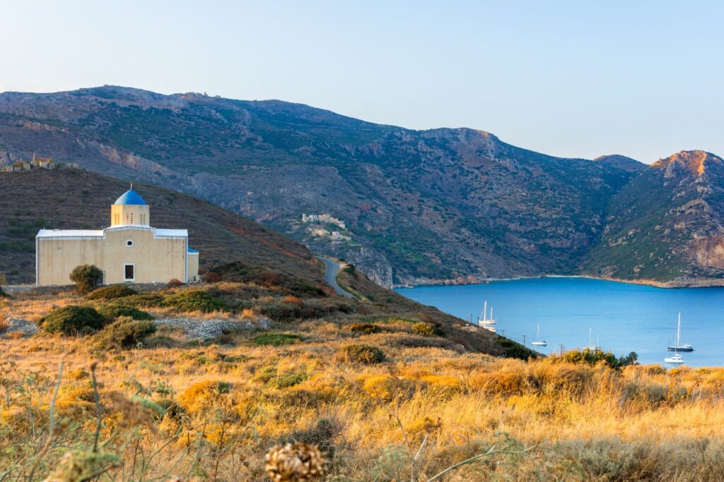 Πόρτο Κάγιο: Γαλήνη και ηρεμία στο νοτιότερο λιμάνι της Μάνης