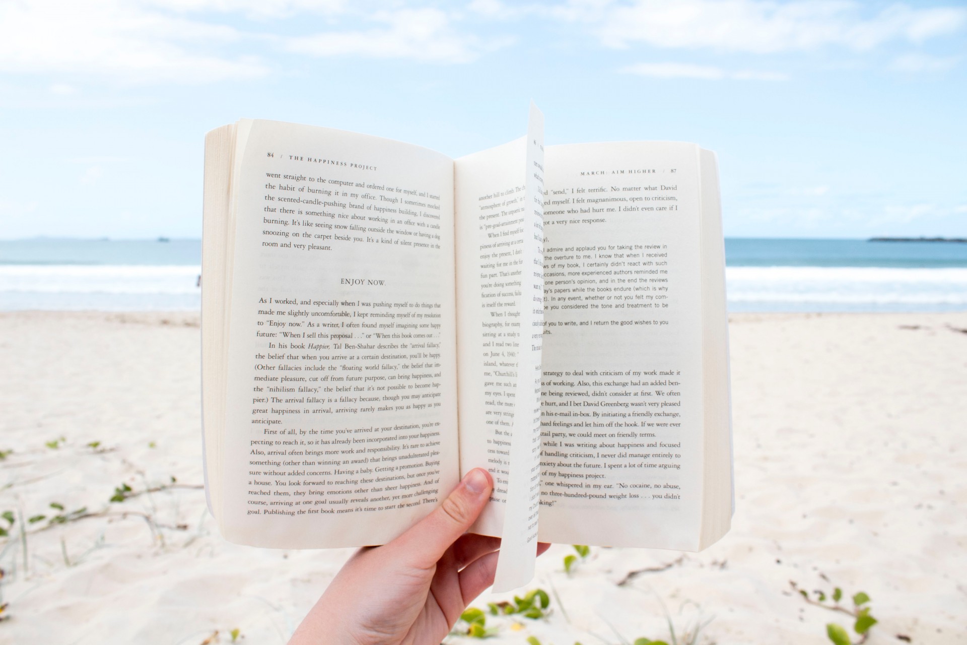 Για «επίδοξους» βιβλιοφάγους: Τα καλύτερα λογοτεχνικά βιβλία για το καλοκαίρι
