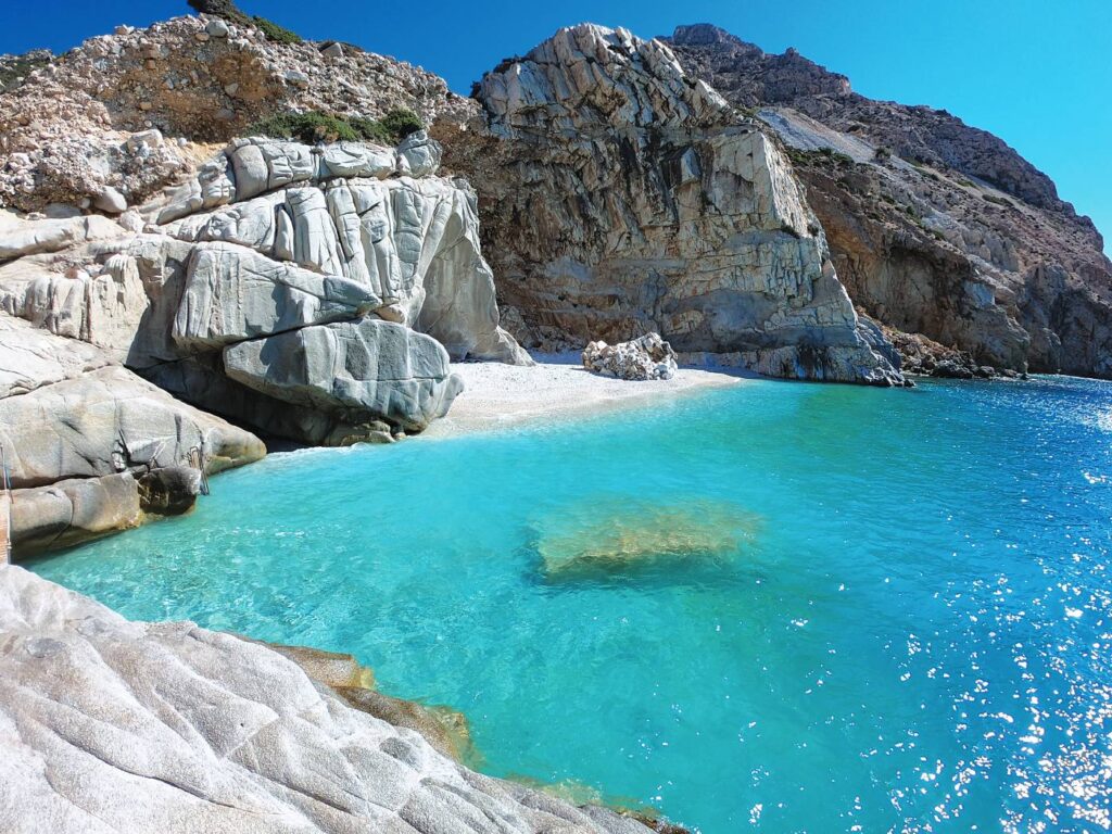 Οι 10 πιο instagramικές παραλίες της Ελλάδας που εντυπωσιάζουν
