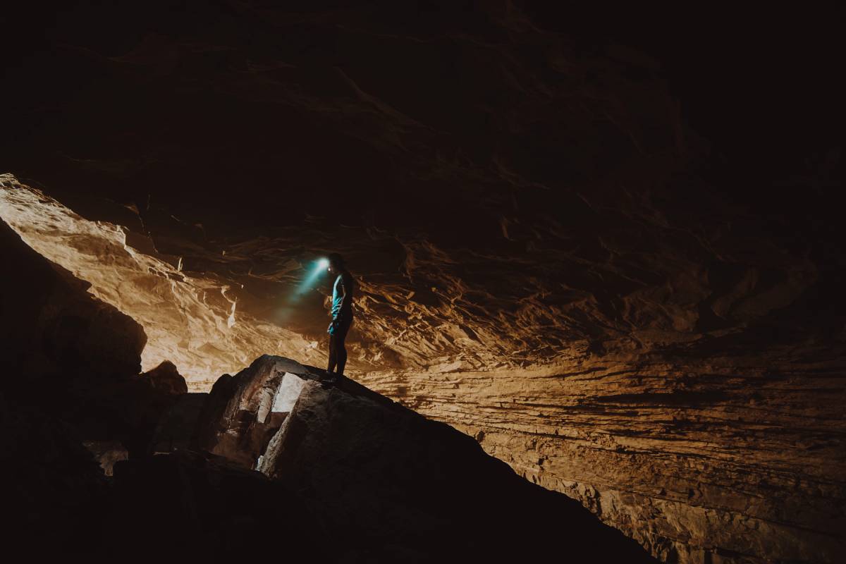 Μια αξέχαστη εμπειρία σας περιμένει στο εντυπωσιακό Σπηλαιοπάρκο της Αλμωπίας