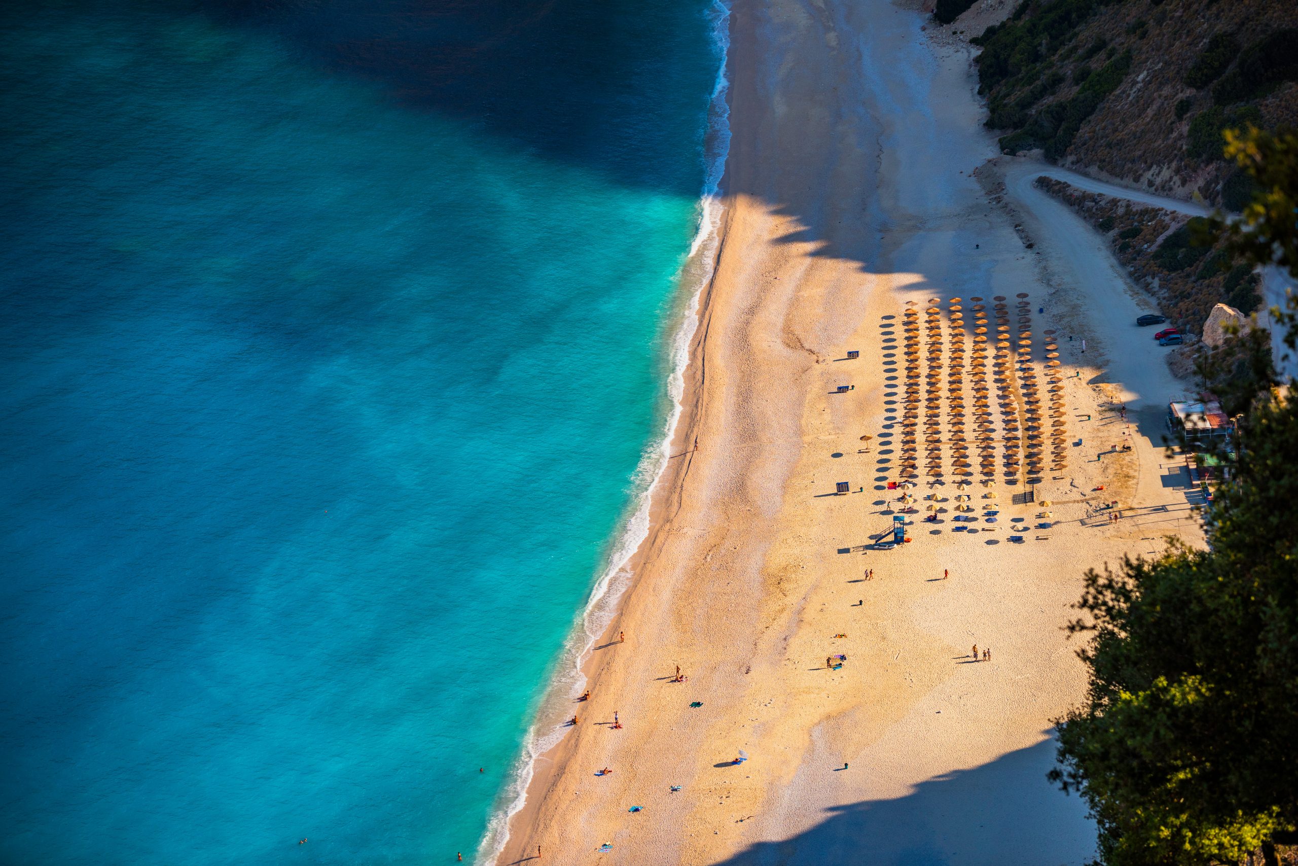 Famous,Myrtos,Beach,From,Overlook,,Kefalonia,(cephalonia),,Greece.,Myrtos,Beach,