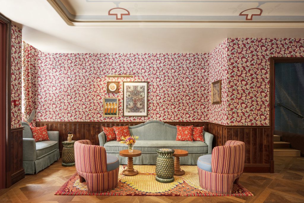 Ένα εντυπωσιακό ξενοδοχείο βγαλμένο από ταινία του Wes Anderson