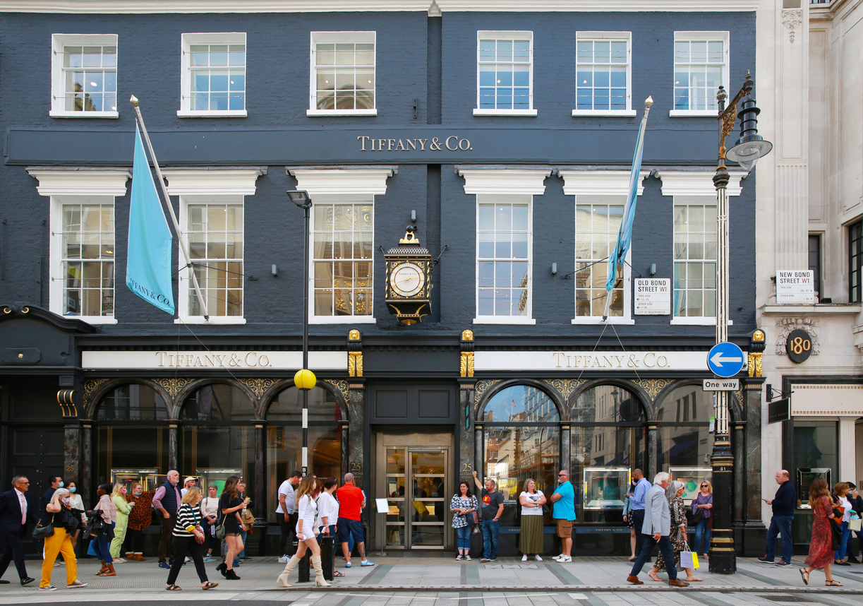 Tiffany & Co in London with shoppers queuing to enter