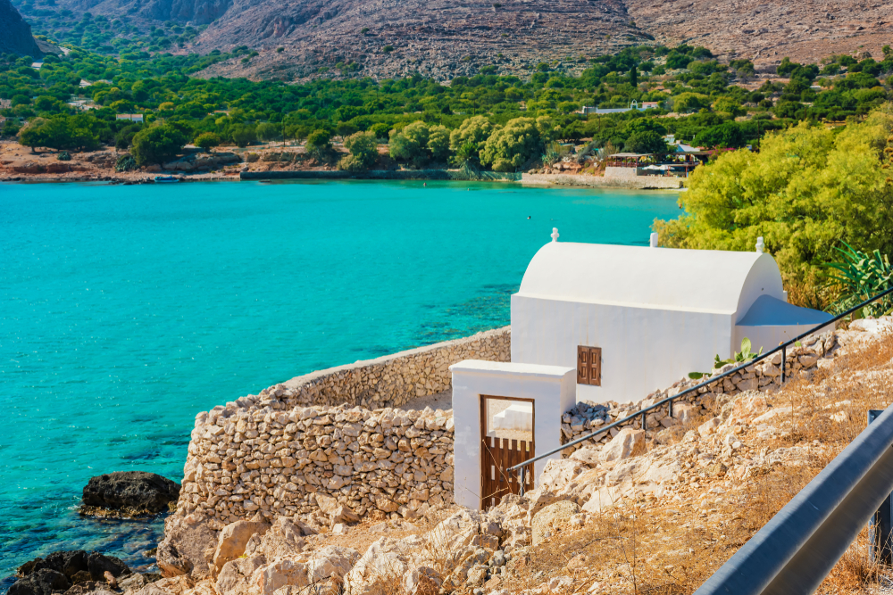 Εκκλησάκι κοντά στην παραλία Πόνταμος ©shutterstock