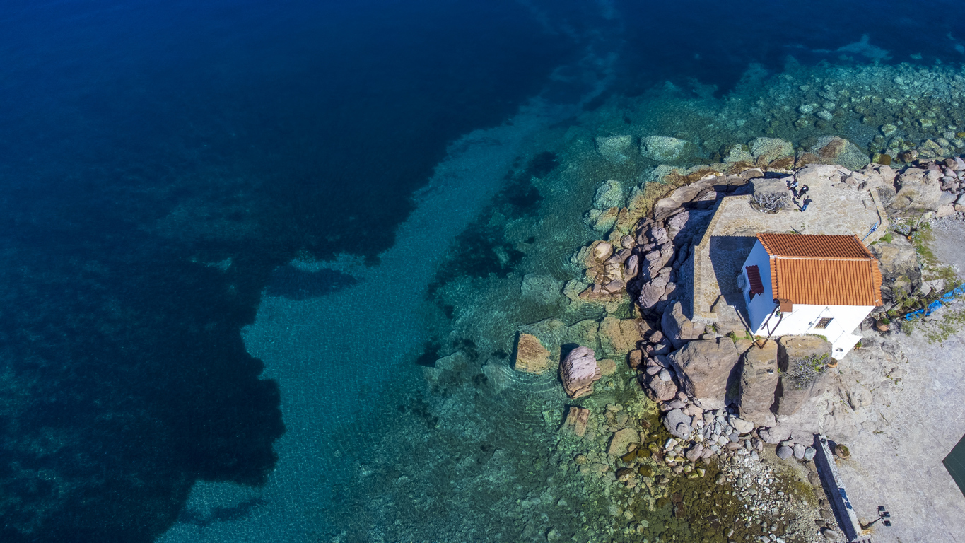 Εκκλησία Παναγιά Γοργόνα, Σκάλα Συκαμιάς ©iStock