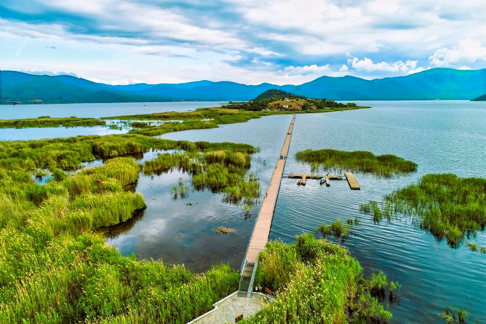 Νησίδα Αγίου Αχιλλείου ©shutterstock